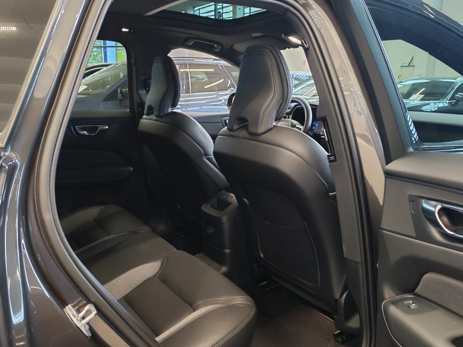 VOLVO XC60 2025