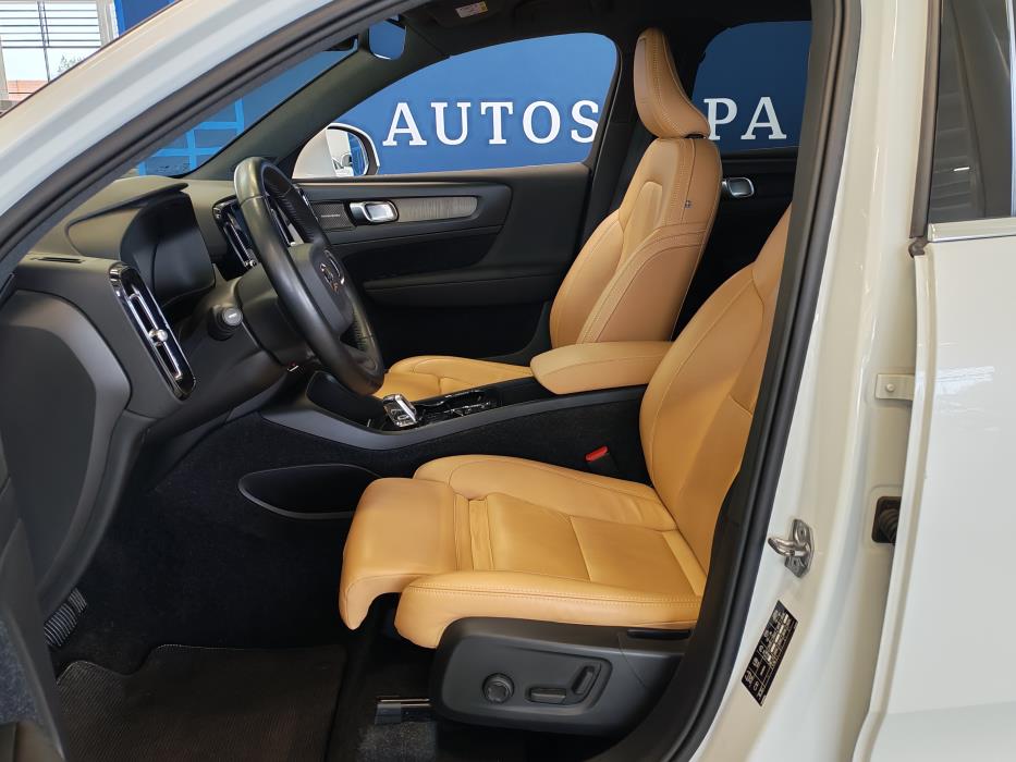 VOLVO XC40 2020