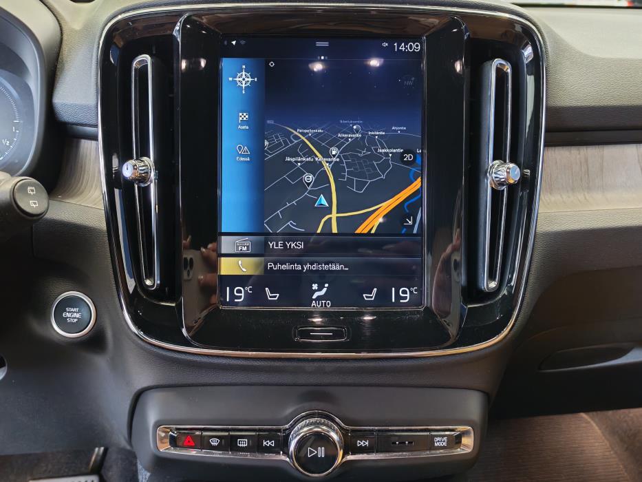 VOLVO XC40 2020