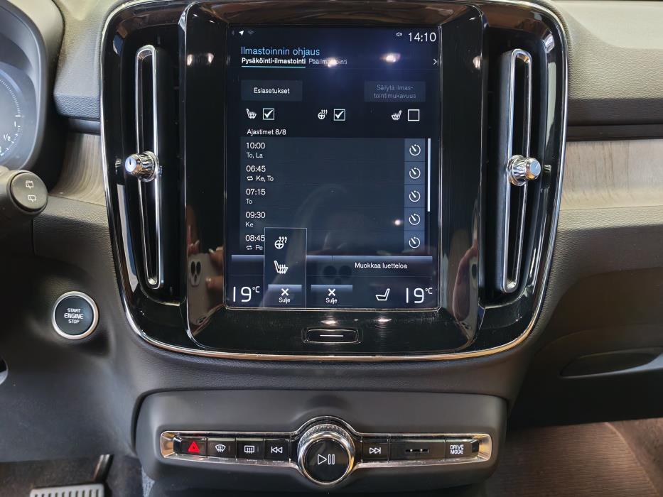 VOLVO XC40 2020