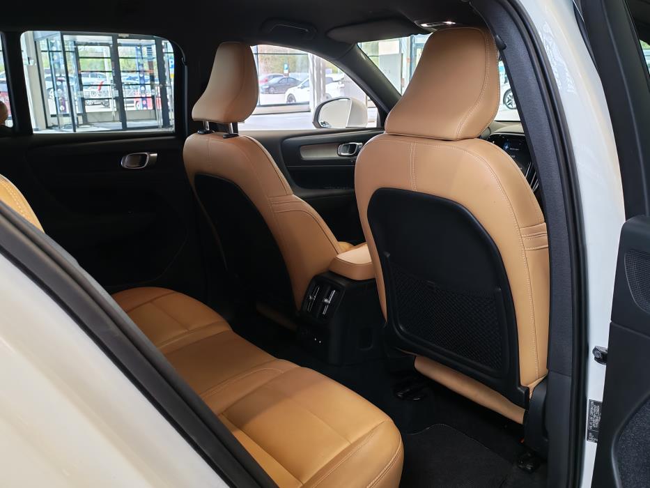 VOLVO XC40 2020