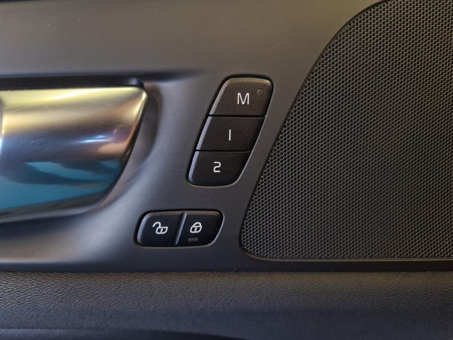 VOLVO S60 2023