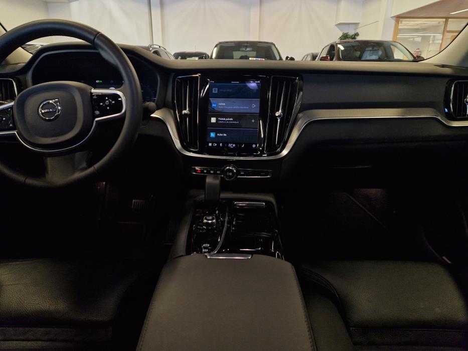 VOLVO S60 2023