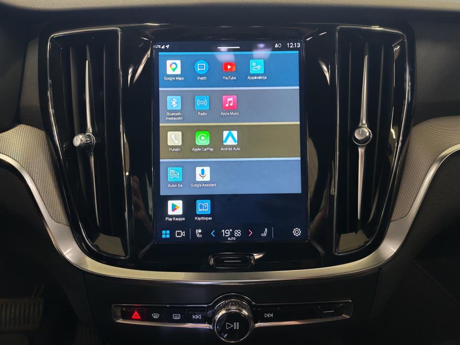 VOLVO V60 2023