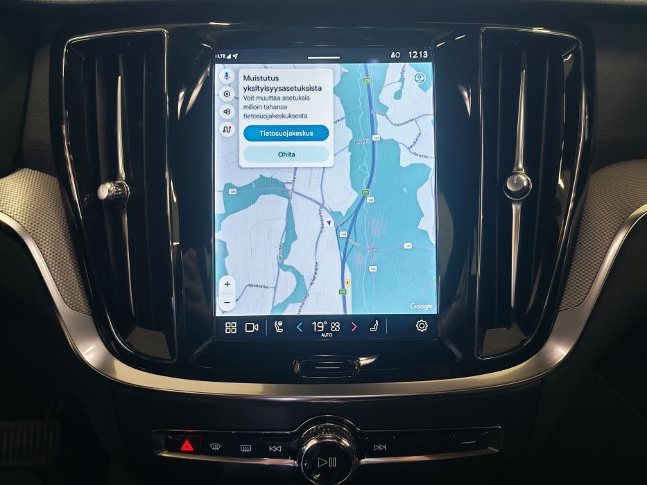 VOLVO V60 2023