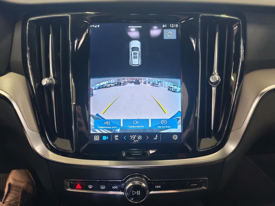 VOLVO V60 2023
