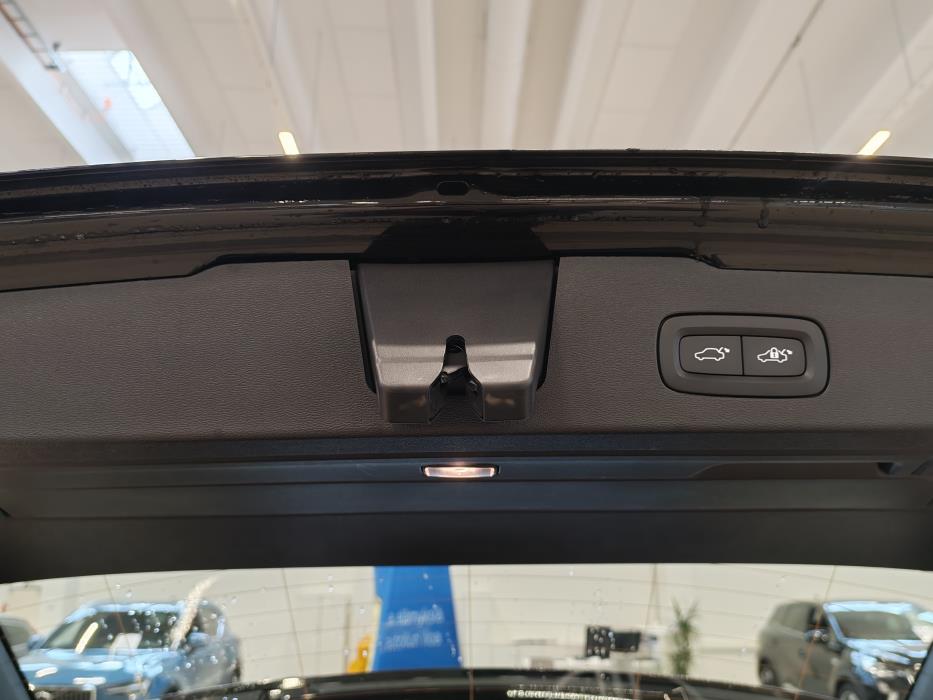 VOLVO V60 2023