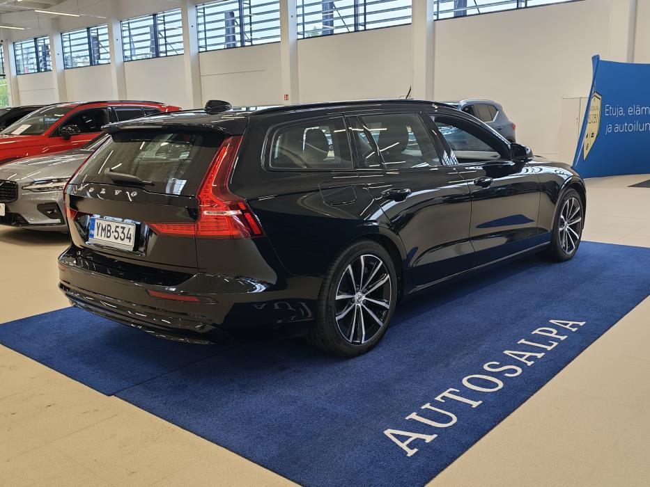 VOLVO V60 2023
