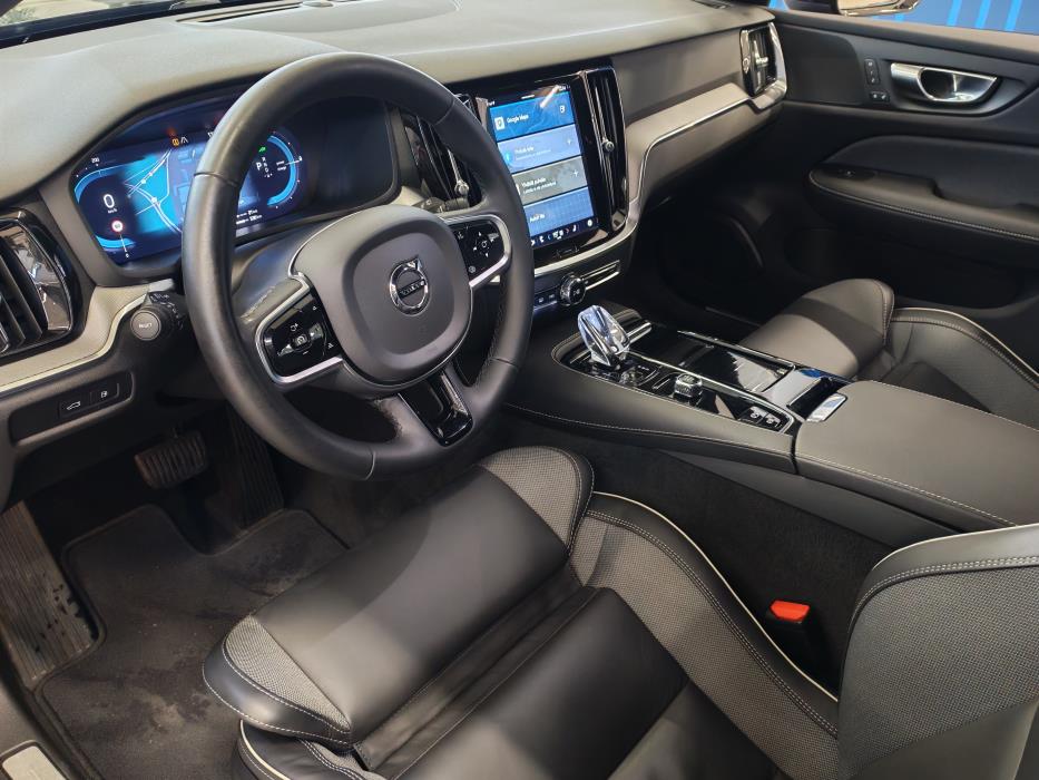 VOLVO V60 2023