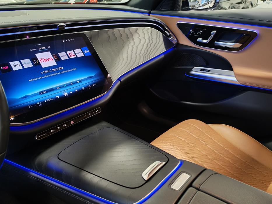 MERCEDES-BENZ E 2024