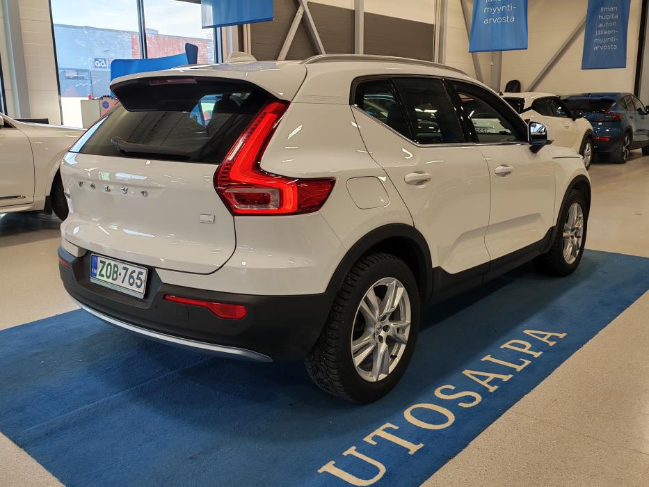VOLVO XC40 2022