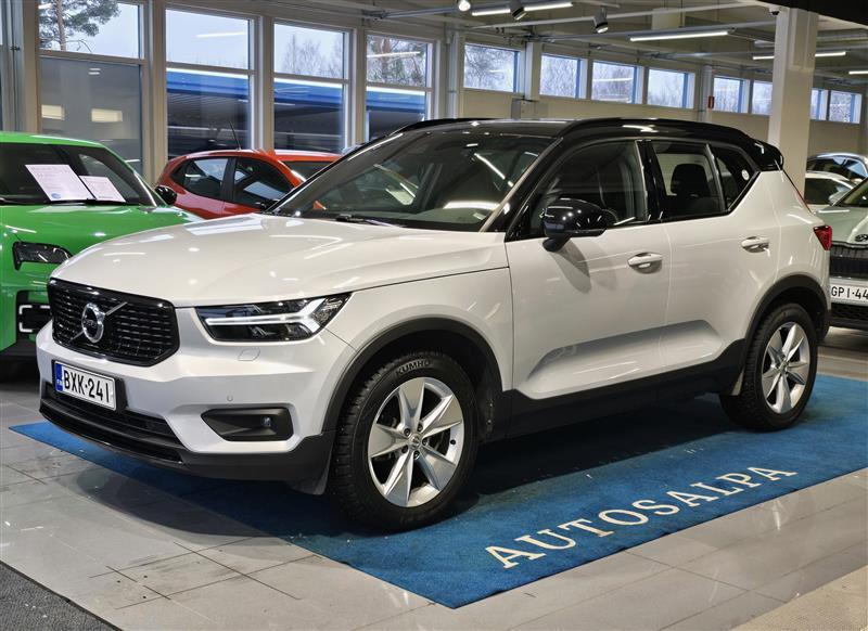 VOLVO XC40 2020