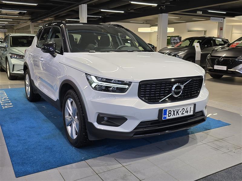 VOLVO XC40 2020