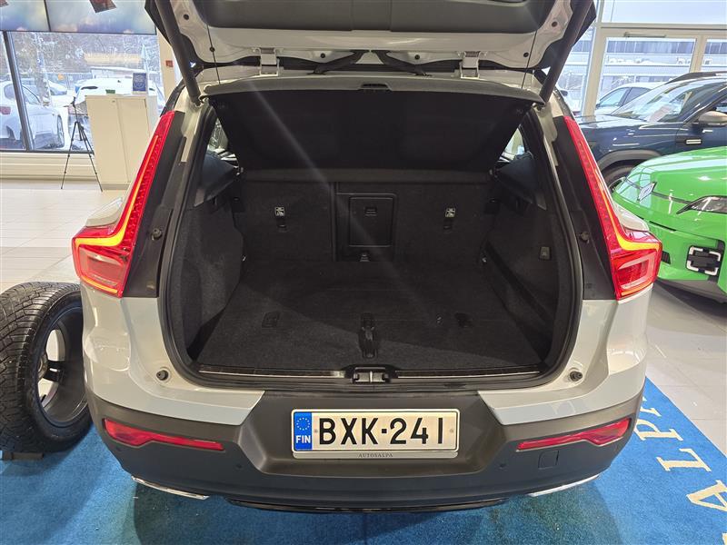 VOLVO XC40 2020