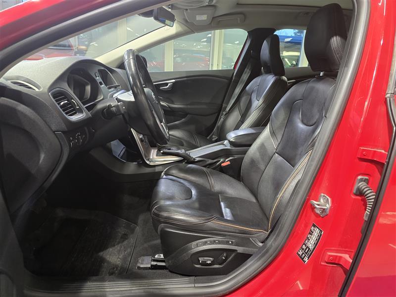 VOLVO V40 Cross Country 2016