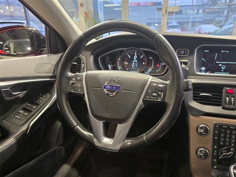 VOLVO V40 Cross Country 2016