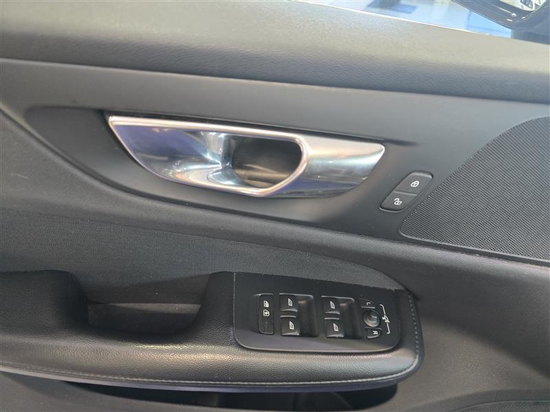 VOLVO V60 2020
