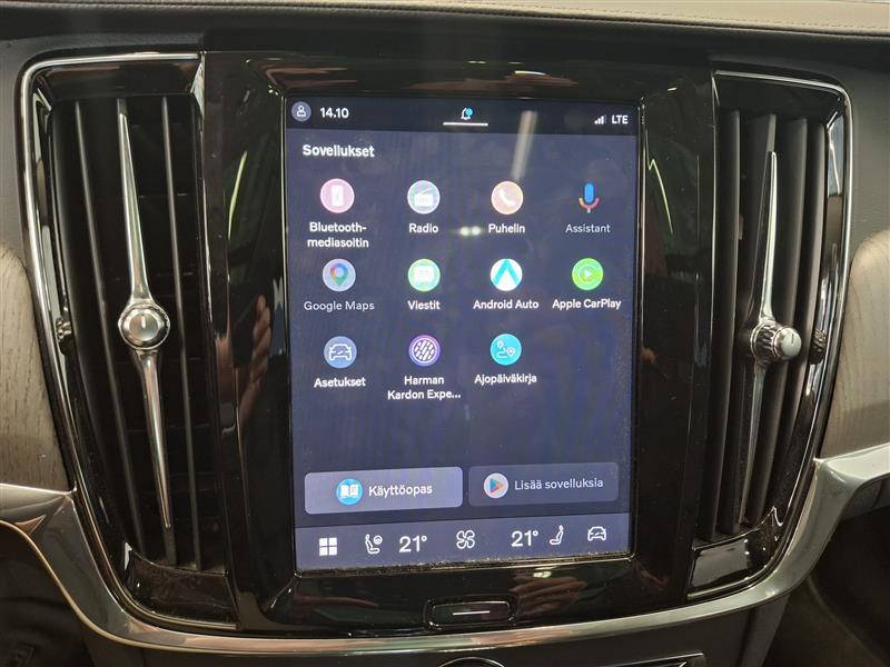 VOLVO V90 2022