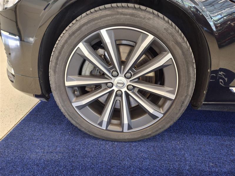 VOLVO V90 2022
