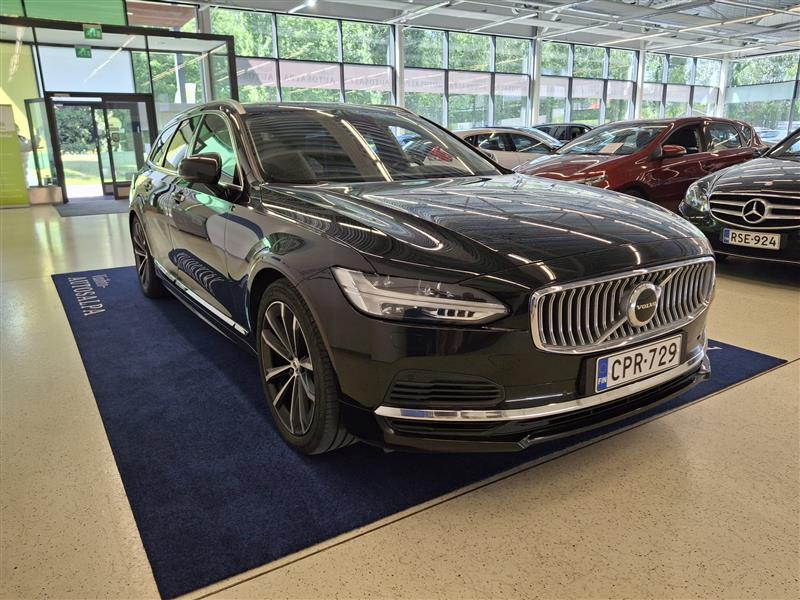 VOLVO V90 2022