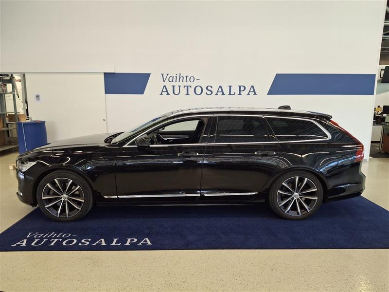 VOLVO V90 2022