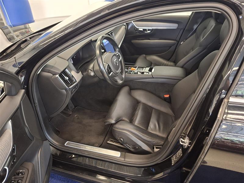 VOLVO V90 2022