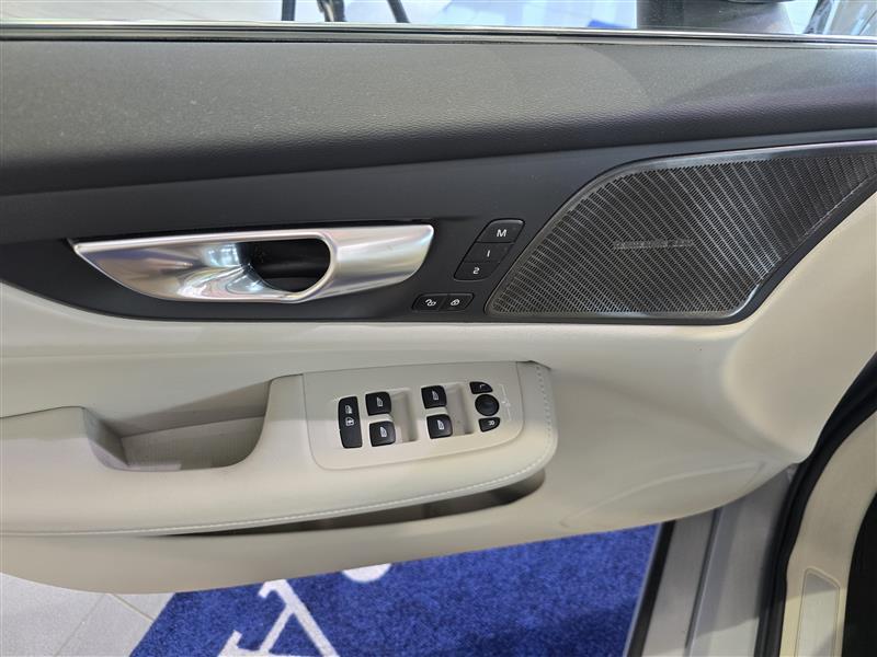 VOLVO V60 2024