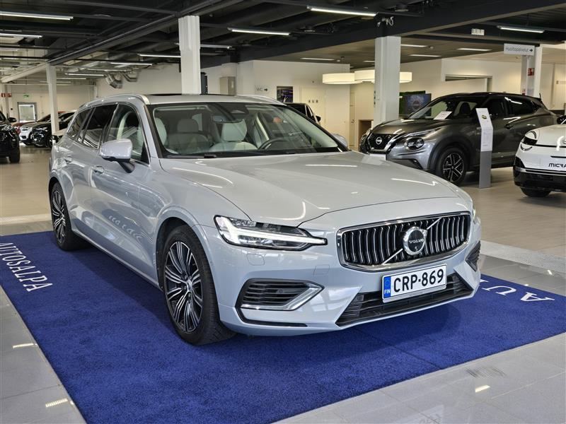 VOLVO V60 2024