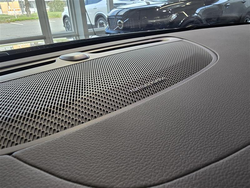 VOLVO V60 2024