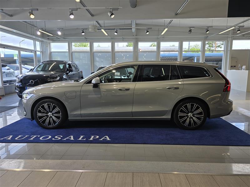 VOLVO V60 2024
