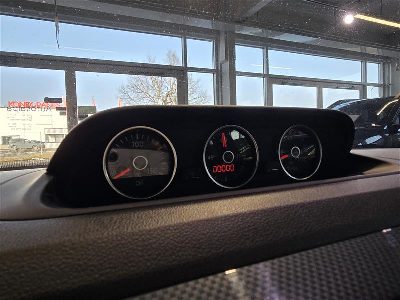 VOLKSWAGEN Beetle 2012