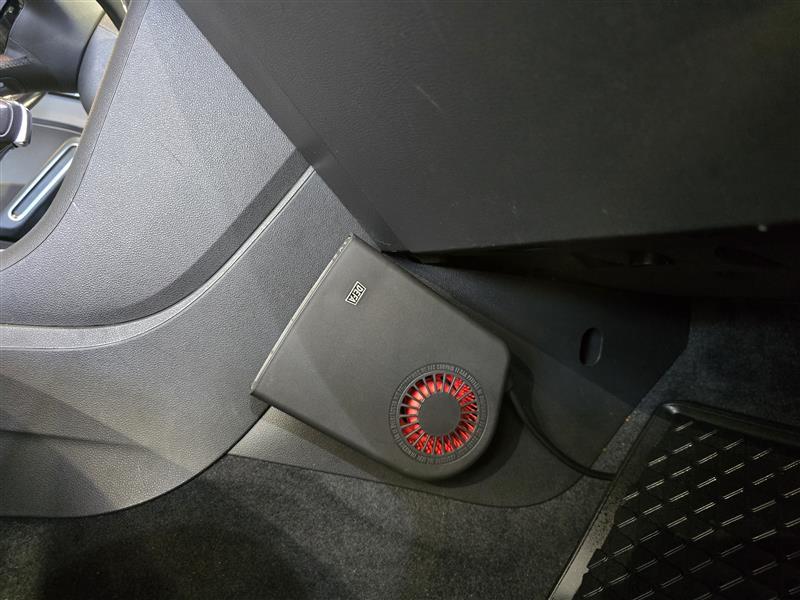 VOLKSWAGEN Beetle 2012