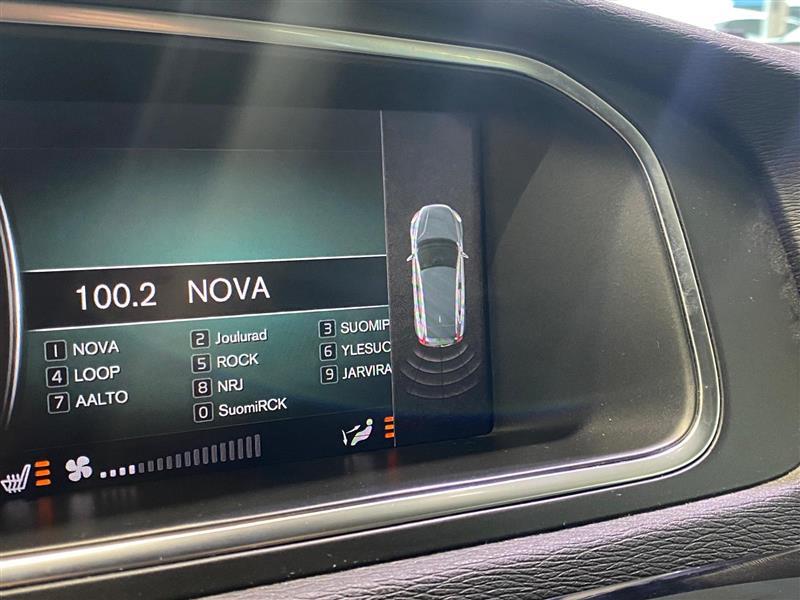 VOLVO V40 2019