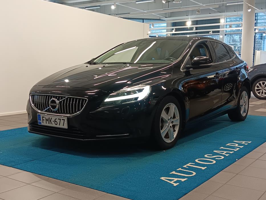 VOLVO V40 2017