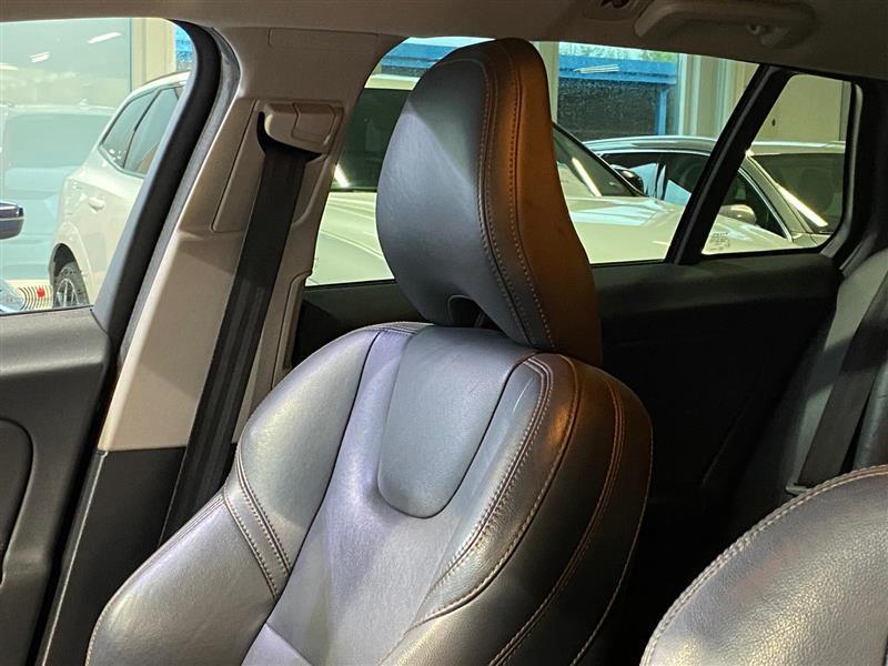VOLVO V60 Cross Country 2016