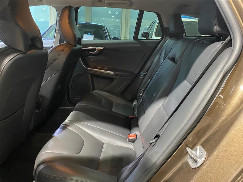 VOLVO V60 Cross Country 2016
