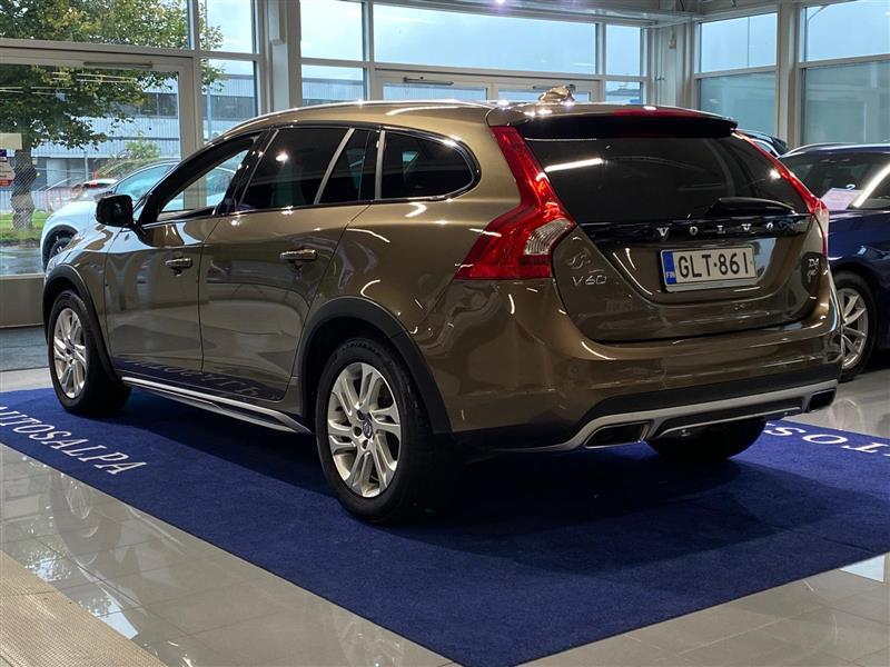 VOLVO V60 Cross Country 2016