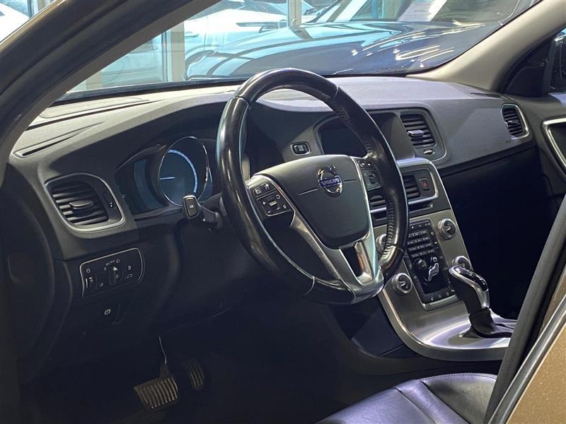 VOLVO V60 Cross Country 2016
