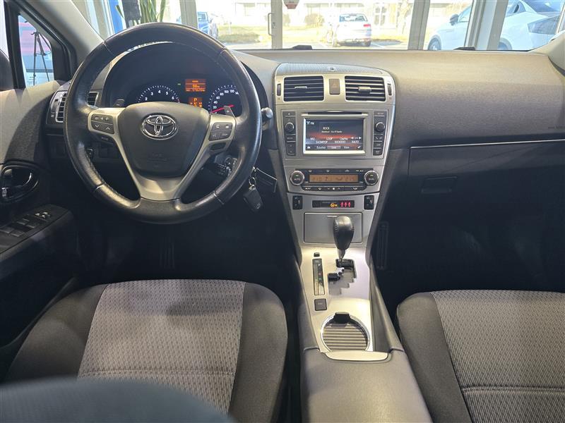 TOYOTA Avensis 2014