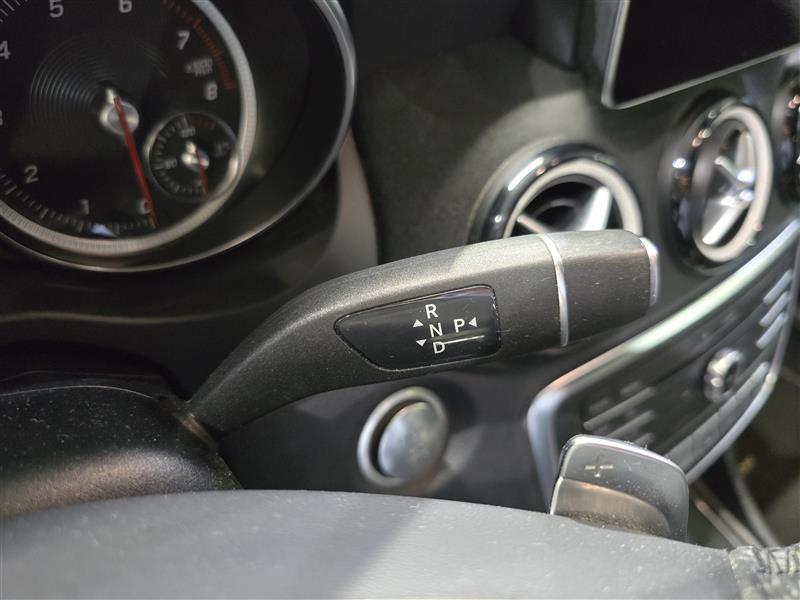 MERCEDES-BENZ GLA 2017