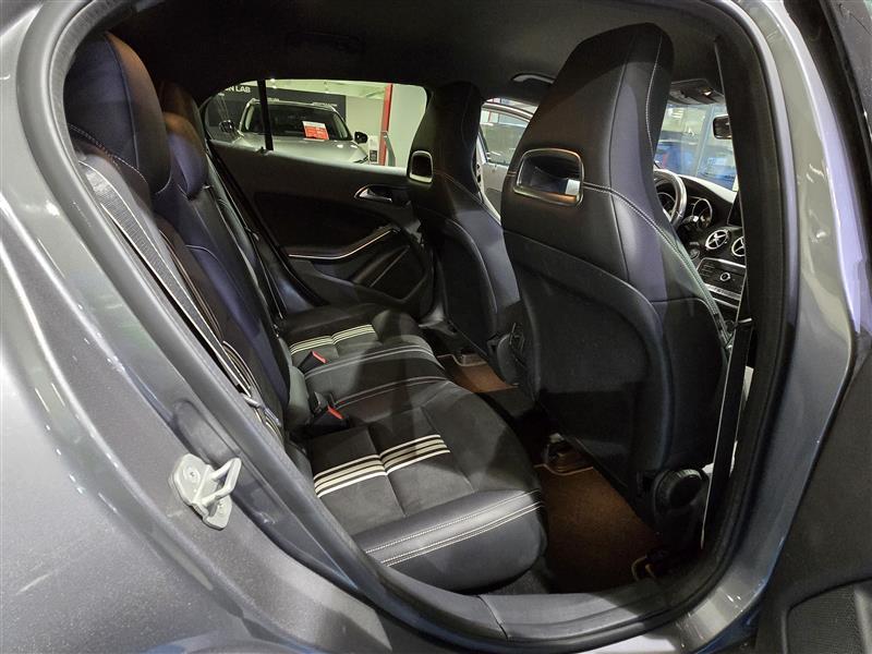 MERCEDES-BENZ GLA 2017