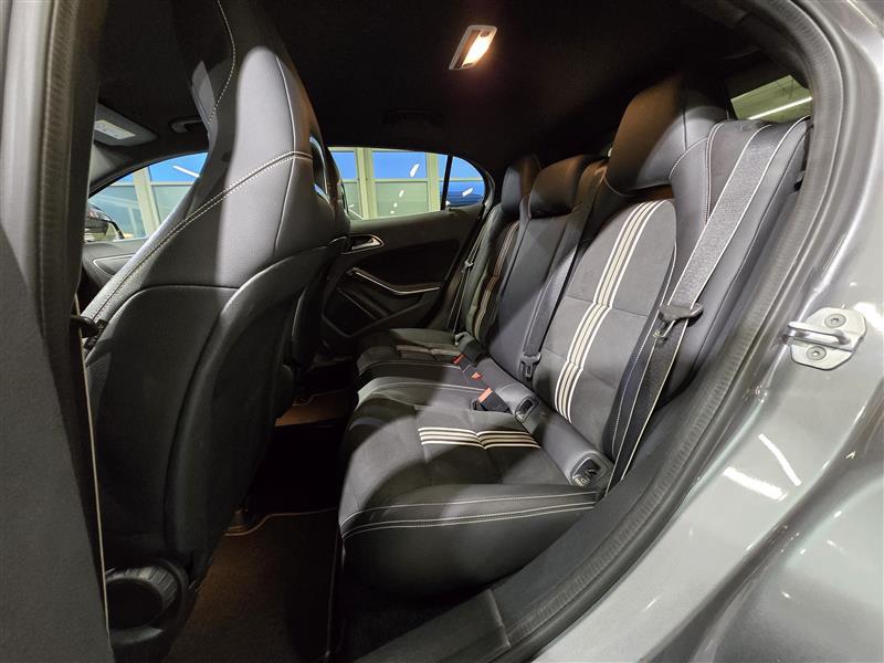 MERCEDES-BENZ GLA 2017