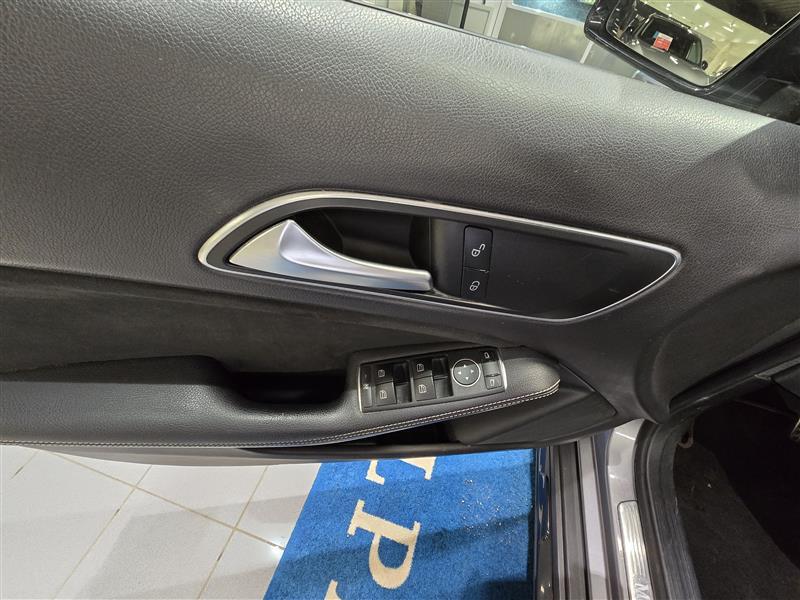 MERCEDES-BENZ GLA 2017