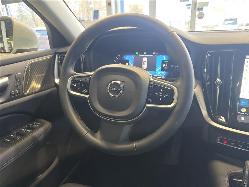 VOLVO V60 2025