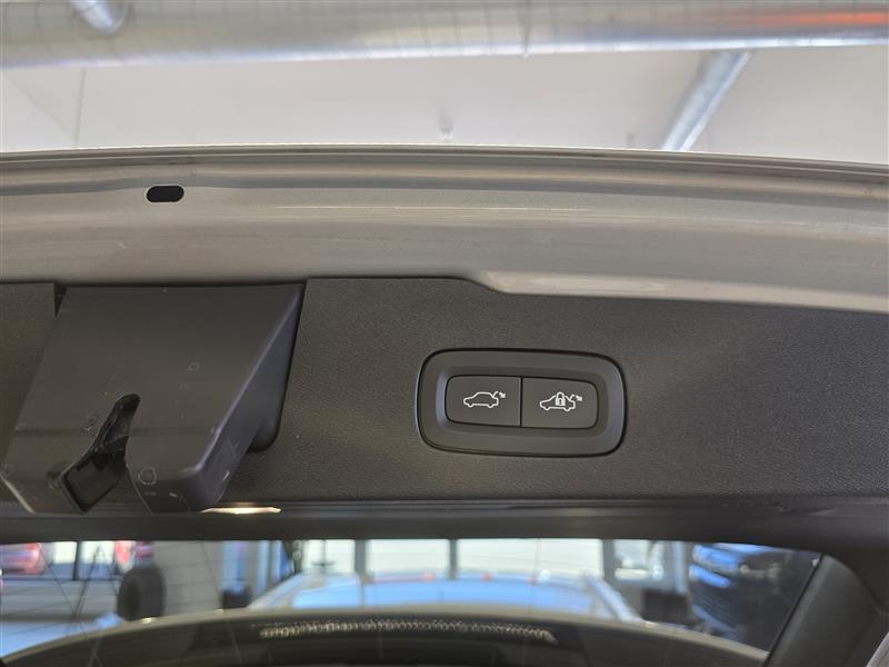 VOLVO V60 2025