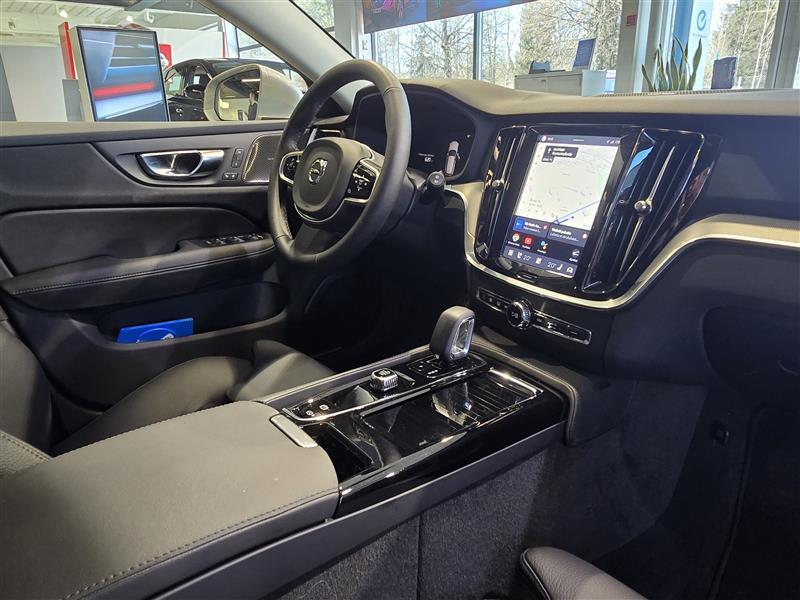 VOLVO V60 2025