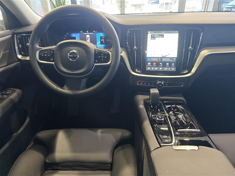 VOLVO V60 2025