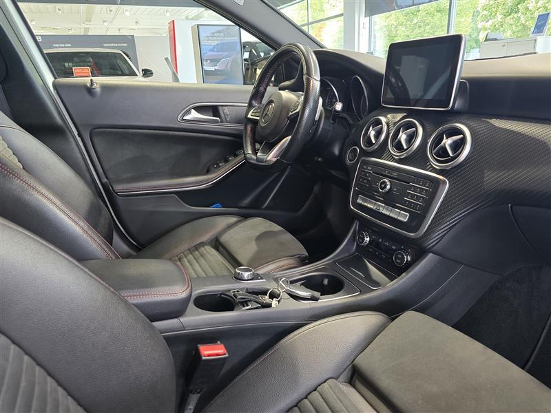 MERCEDES-BENZ A 2016