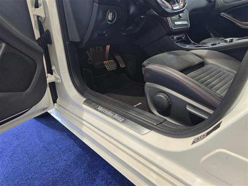 MERCEDES-BENZ A 2016