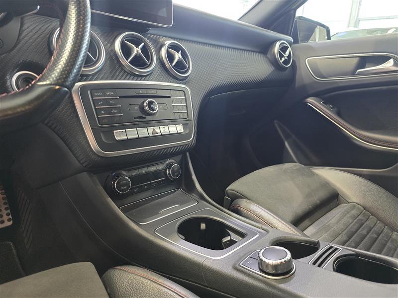 MERCEDES-BENZ A 2016